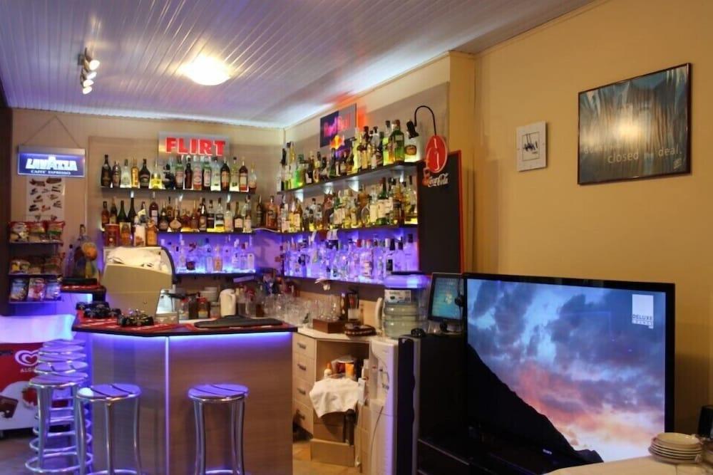 Italia Hotel Νεσέμπαρ Εξωτερικό φωτογραφία