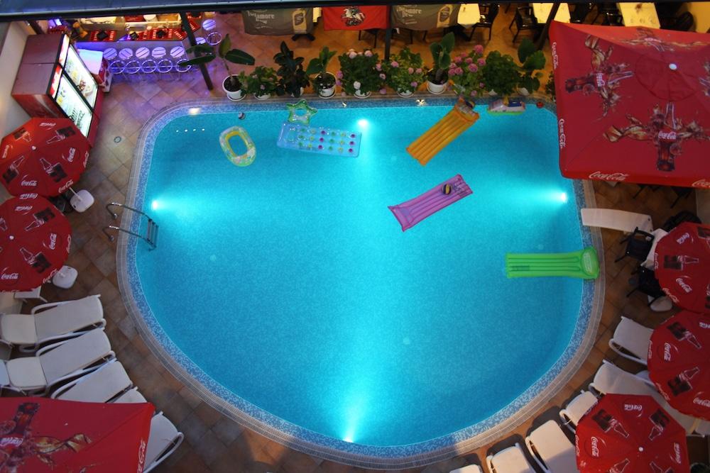 Italia Hotel Νεσέμπαρ Εξωτερικό φωτογραφία
