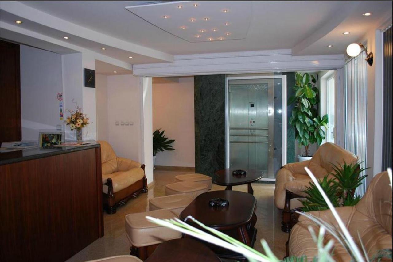 Italia Hotel Νεσέμπαρ Εξωτερικό φωτογραφία